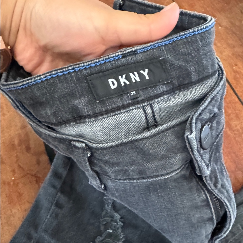 DKNY Jeans - Picture 2 of 4